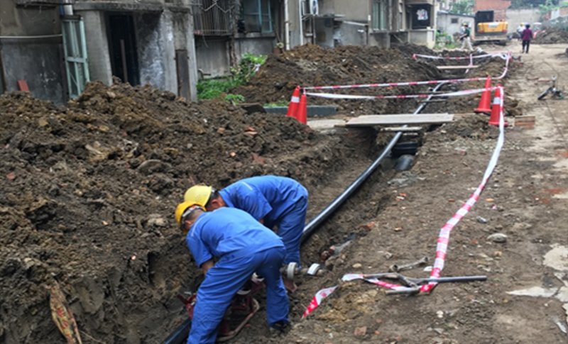 【惠民行動】積極推進(jìn)東軸廠家屬區(qū)供水管網(wǎng)舊改工作